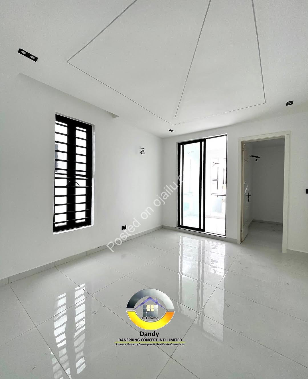 Stunning 5-Bed Duplex with Private Cinema & Rooftop in Chevron
