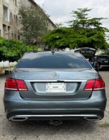2017 Mercedes E400 4MATIC: Luxury