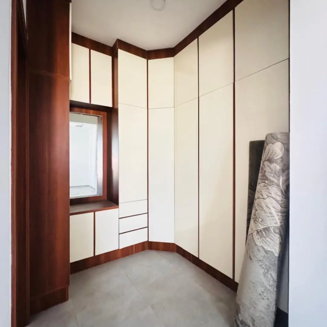 New 4-Bed Semiclassic in Lekki Phase 1 w/ BQ