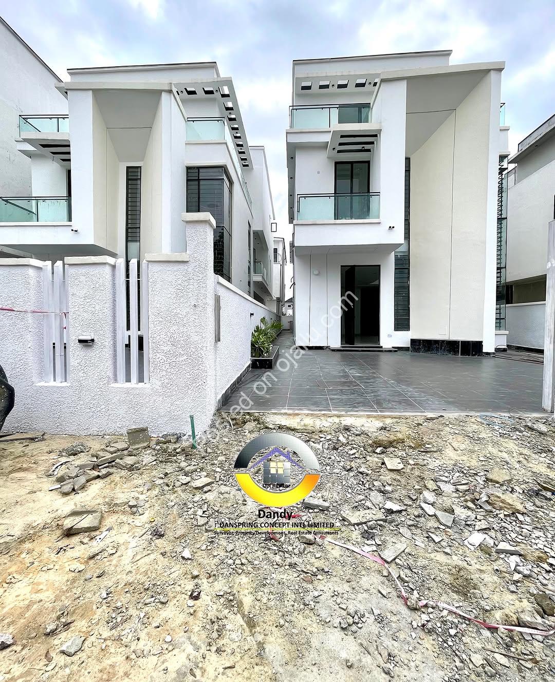 Stunning 5-Bed Duplex with Private Cinema & Rooftop in Chevron