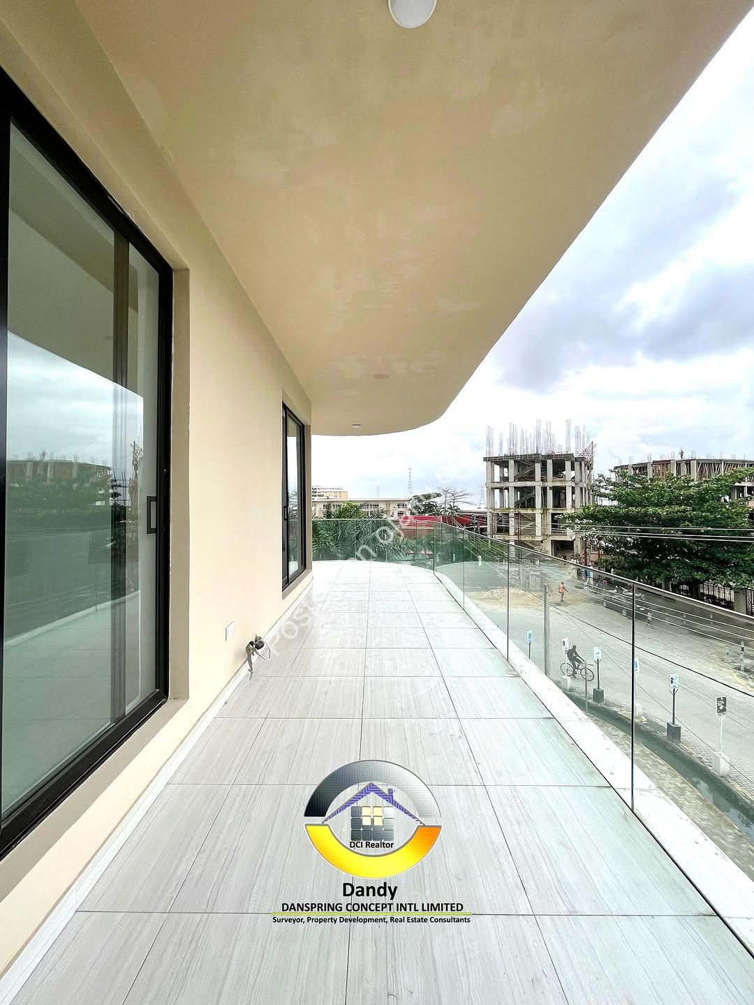 3BR Ensuite Gem with Pool & Gym in Lekki Phase 1
