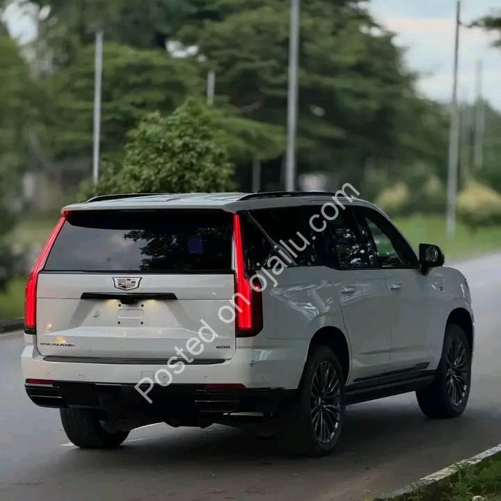 2025 Escalade 600: The Ultimate Presidential Ride