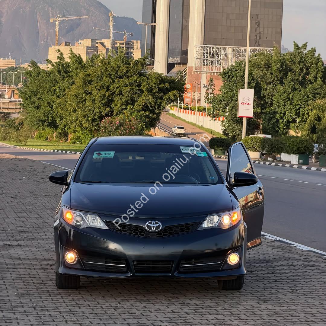 Clean 2013 Toyota Camry SE – Duty Paid, Abuja