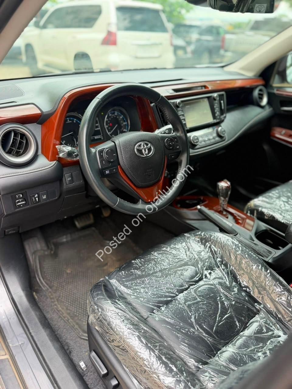 2018 Toyota RAV4 Limited – 360° Cam & Sunroof!
