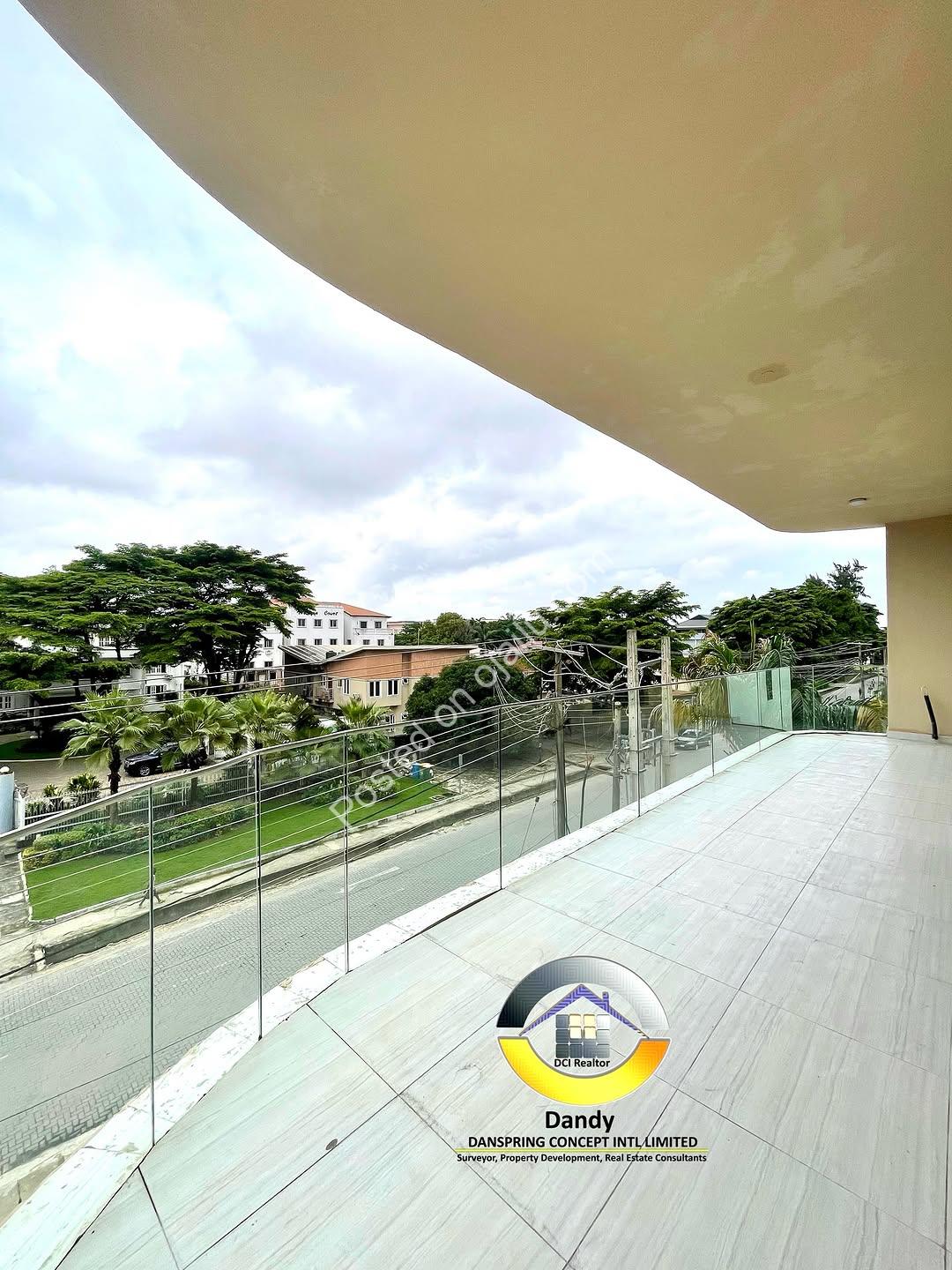 3BR Ensuite Gem with Pool & Gym in Lekki Phase 1