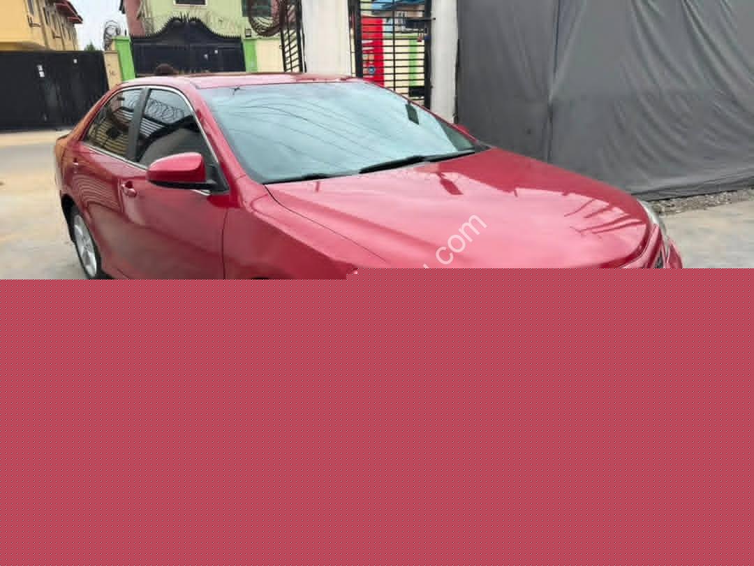 Toyota Camry Sport 2014 – Pristine & Foreign Used!