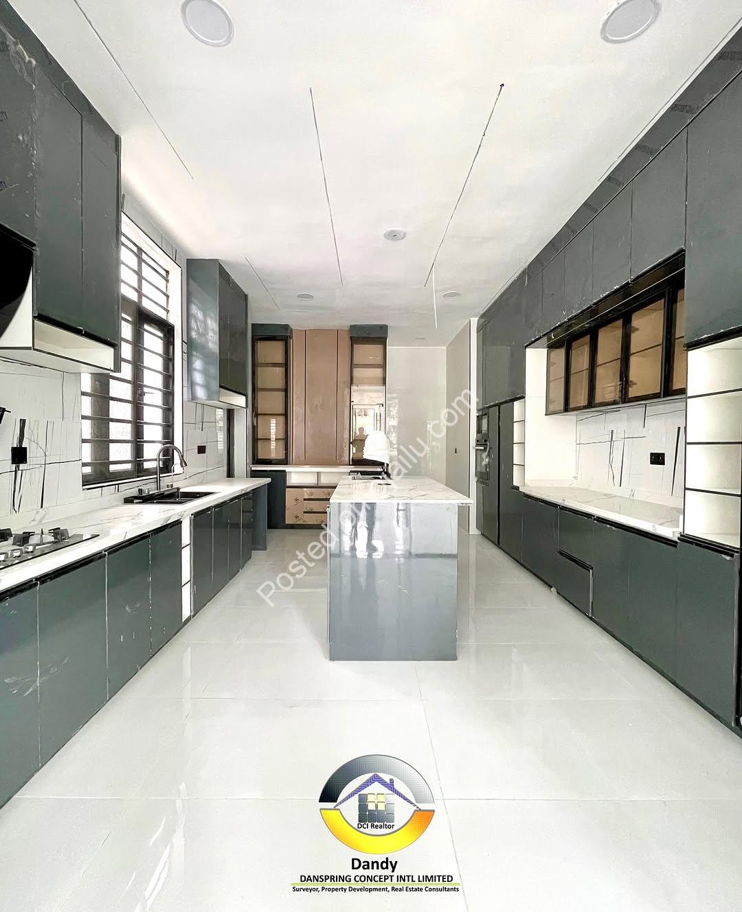Stunning 5-Bed Duplex with Private Cinema & Rooftop in Chevron