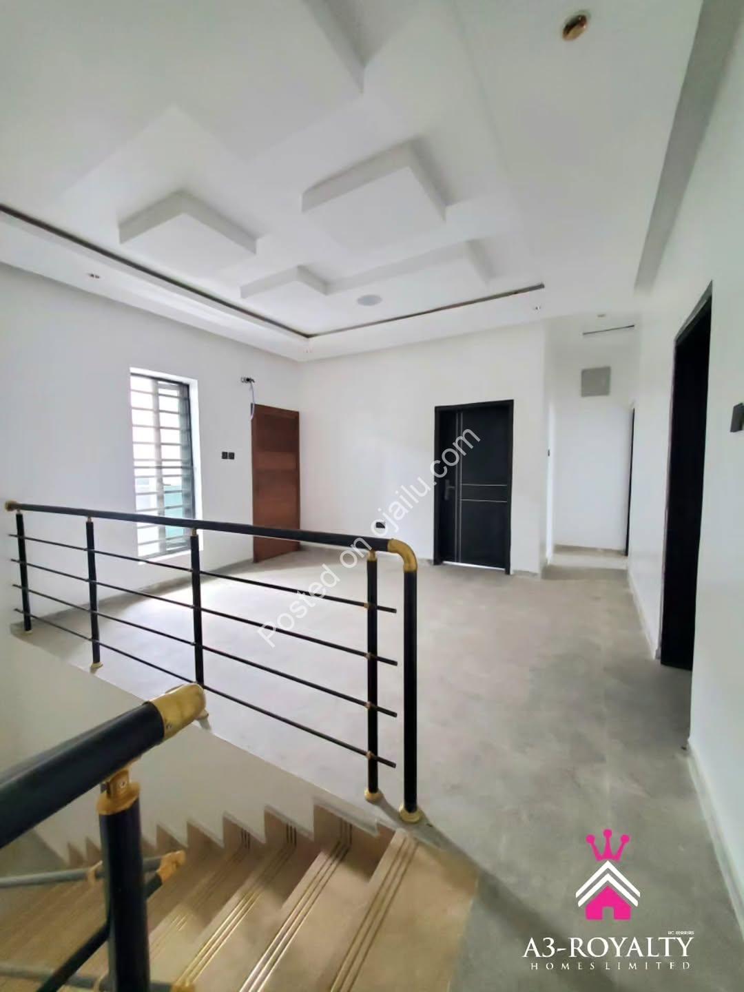 Move-In Ready: 4-Bed Detached Duplex w/ Pool