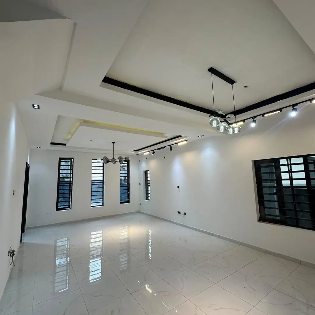 Own Port Harcourt’s Finest: 4 Ensuite Bedrooms in Secure Akwaka!