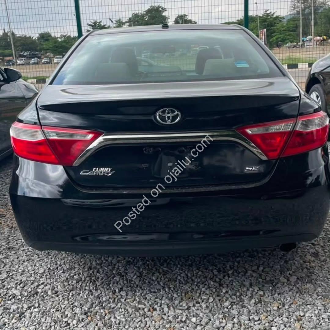 2016 Camry SE – Clean Import, Duty Paid!