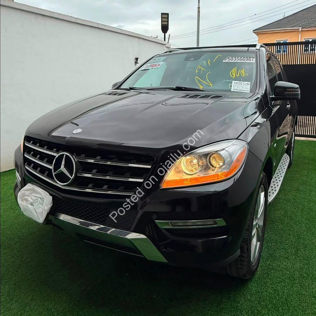 2012 ML350: Panoramic Luxury, Fullest Options!