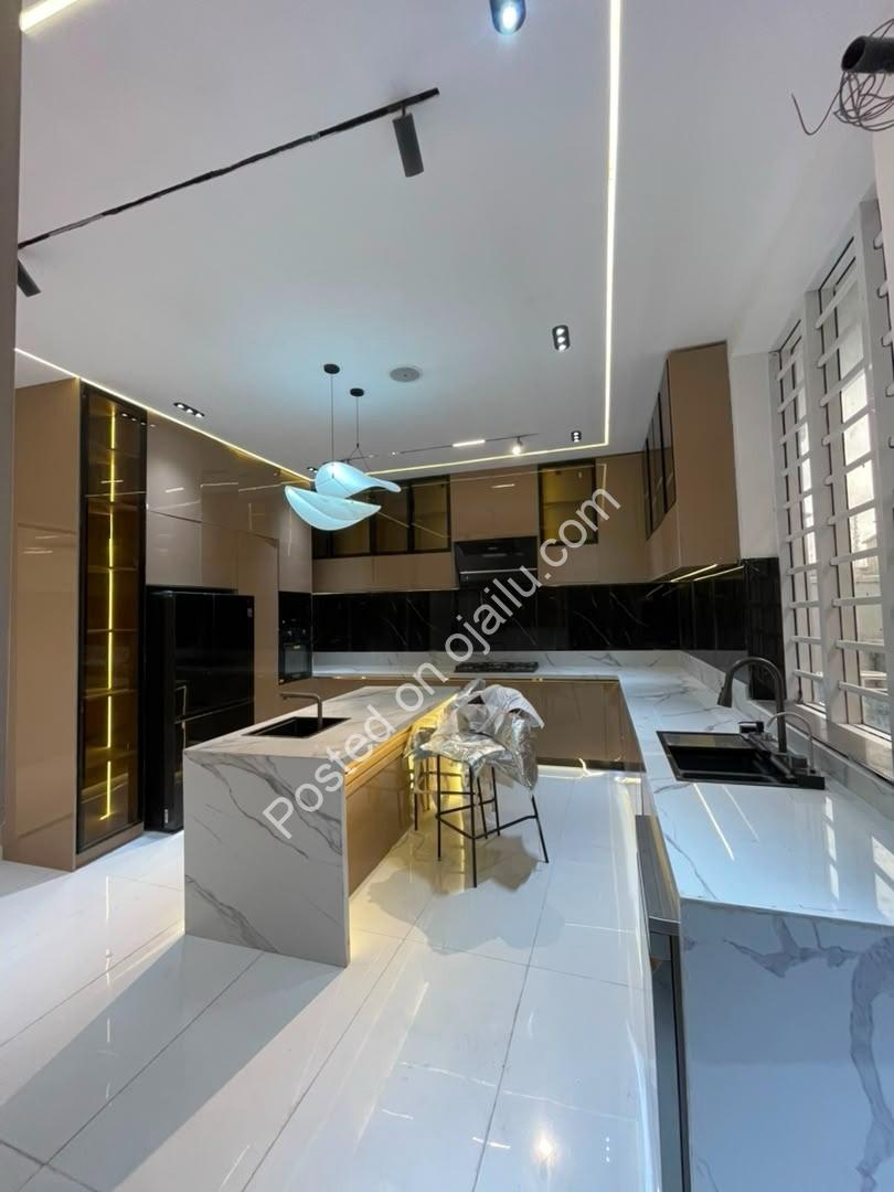 5-Bed Chevron Duplex: Pool, Cinema & CofO Ready