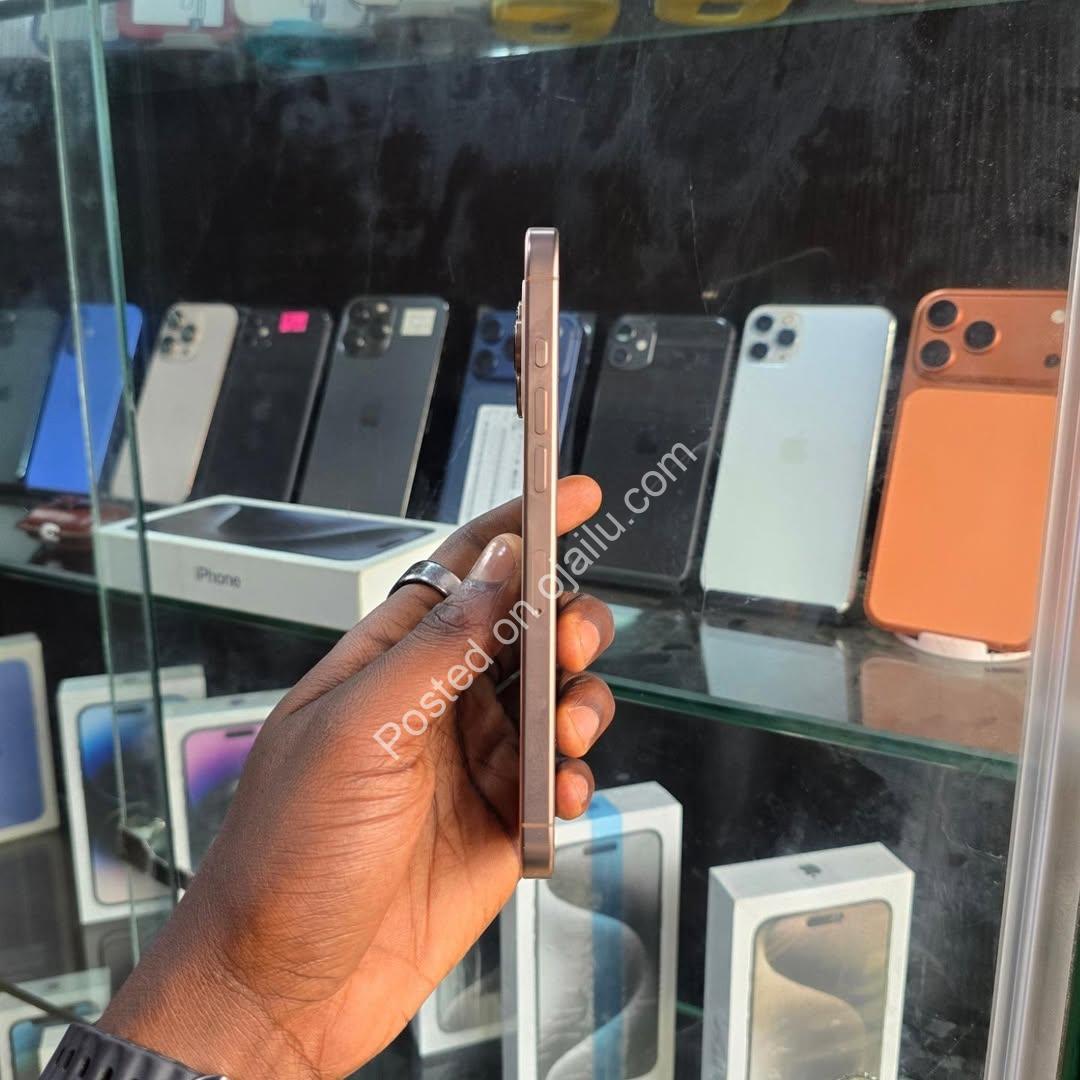 iPhone 16 Pro Max 256GB, Pristine UK Used — 88% Battery, Dual SIM!   Free Pouch & Screen Guard