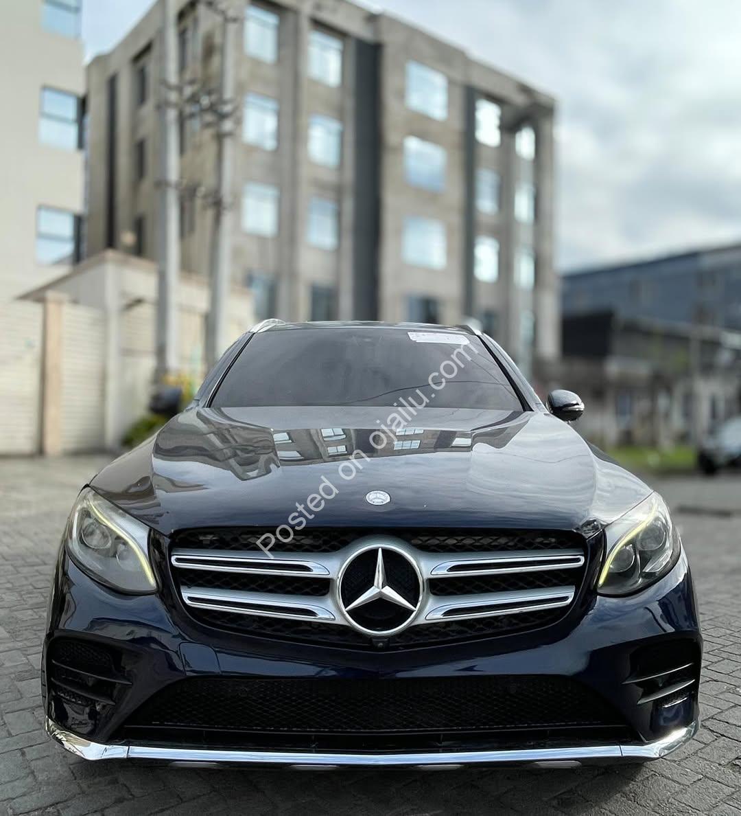 Luxury 2016 GLC300 4Matic – Panoramic Roof & 360° Camera