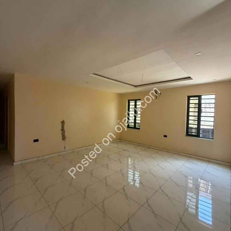 Elegant 3-Bed in Lekki Phase 1 – C of O Ready