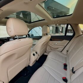 2019 Mercedes GLC300: Luxury 4MATIC
