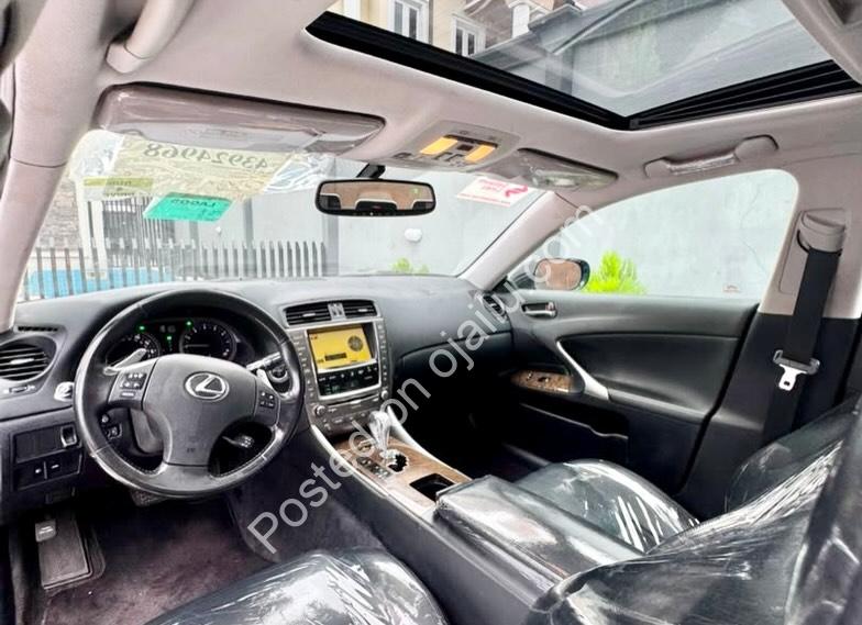 2010 Lexus IS250: Luxury Ride, Pristine & Ready