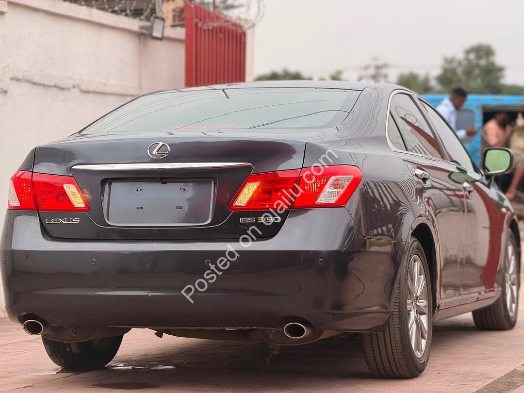 2009 Lexus ES 350: Panoramic Luxury   ₦11.5M