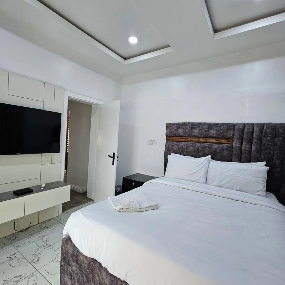 Luxury 2BR w/ PS5, Snooker & 24/7 Power – Steps from Eko Hotel