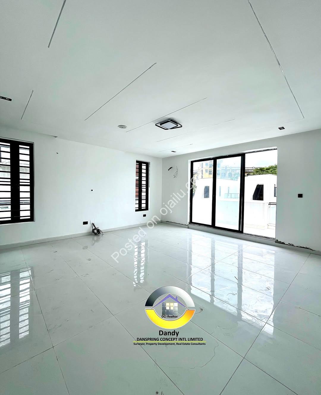 Stunning 5-Bed Duplex with Private Cinema & Rooftop in Chevron