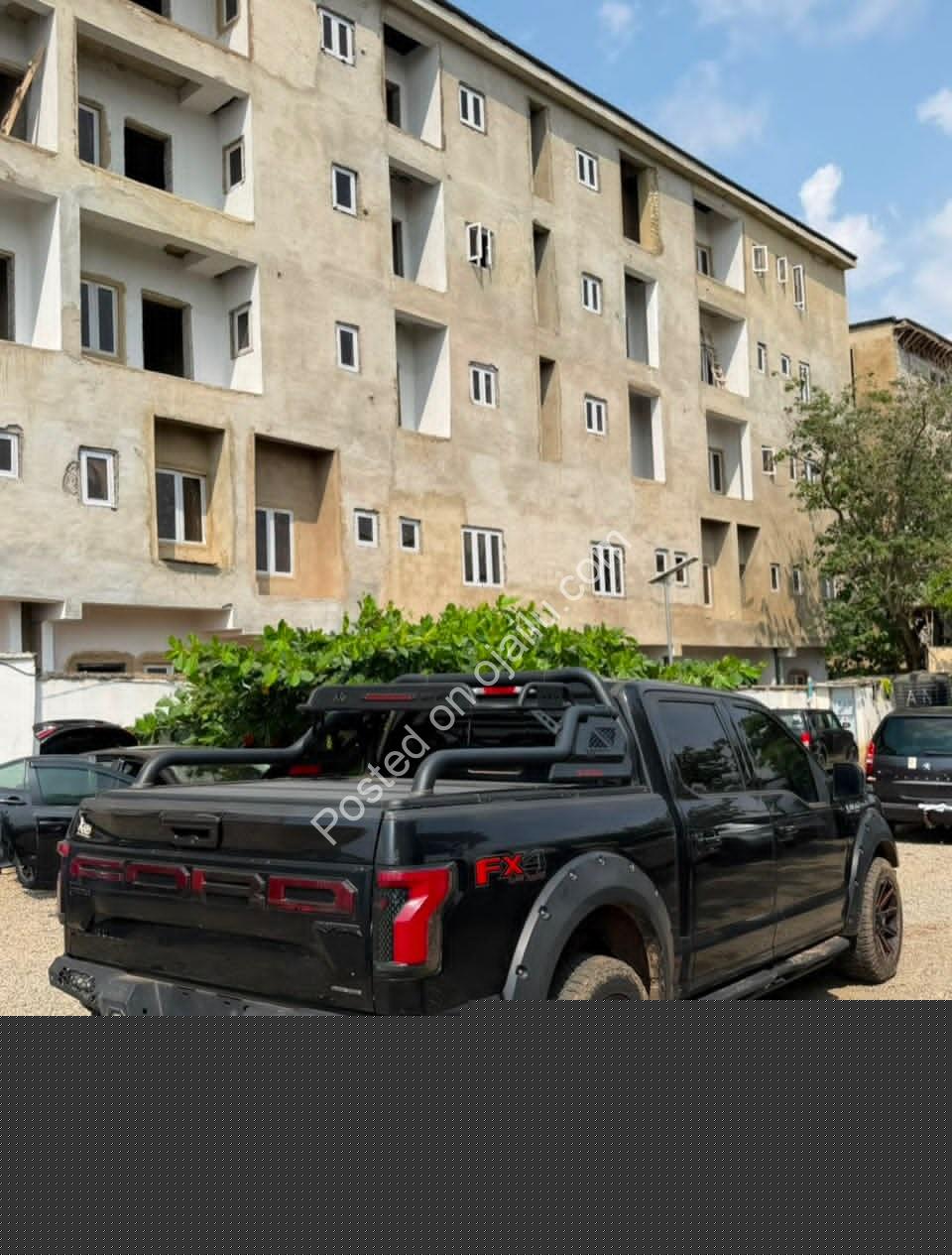 2015 Ford F150 Raptor – Luxury & Power, N38M