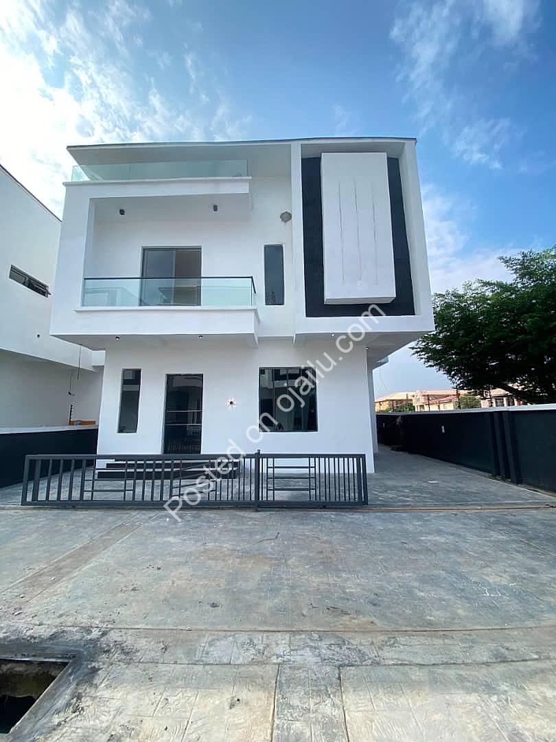 Move Into Perfection: 4BR Detached Duplex + BQ in Idado