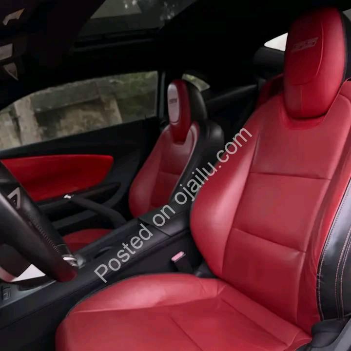 Manual V8 Beast: 426HP Camaro SS