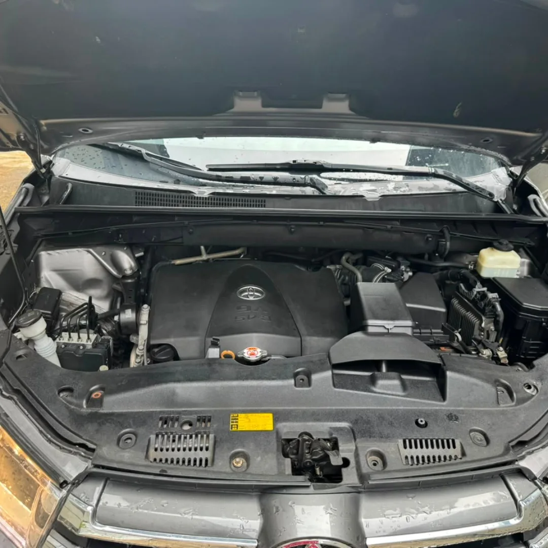 Toyota Highlander XLE, 2018 – Premium Ride, Smart Price!