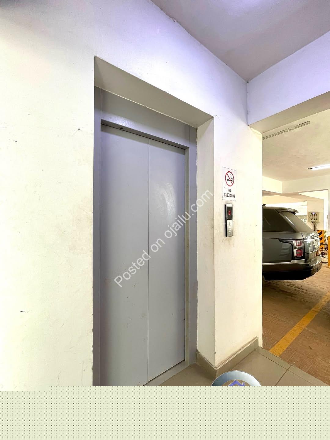 Skyline Penthouse: 3 Ensuite Bedrooms with Pool & 24hr Security