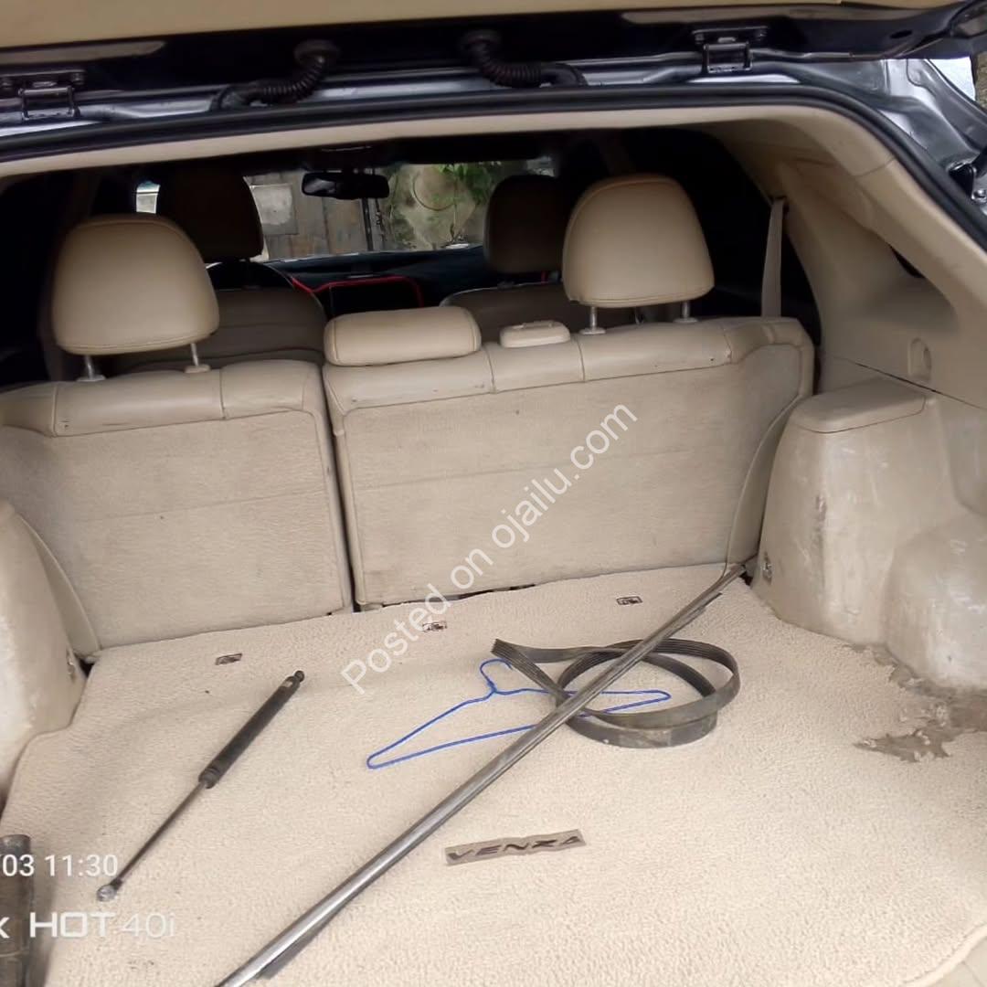 “2010 Toyota Venza: Impeccable Inside, Solid Engine, 7.8M”