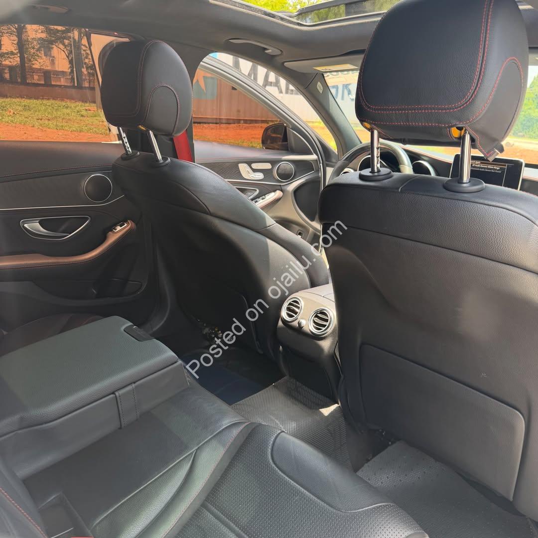 2016 Mercedes C450: Panoramic Roof, Keyless, Clean!