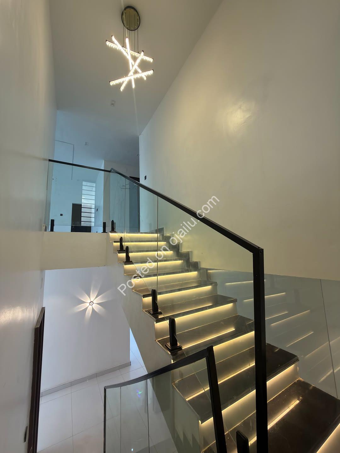 5-Bed Ensuite Duplex in Gated Centenary City