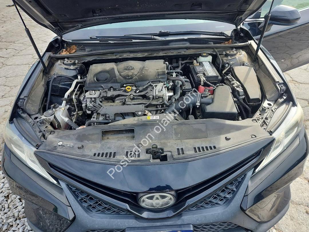 Toyota Camry SE: Smooth Drive, Zero Stress