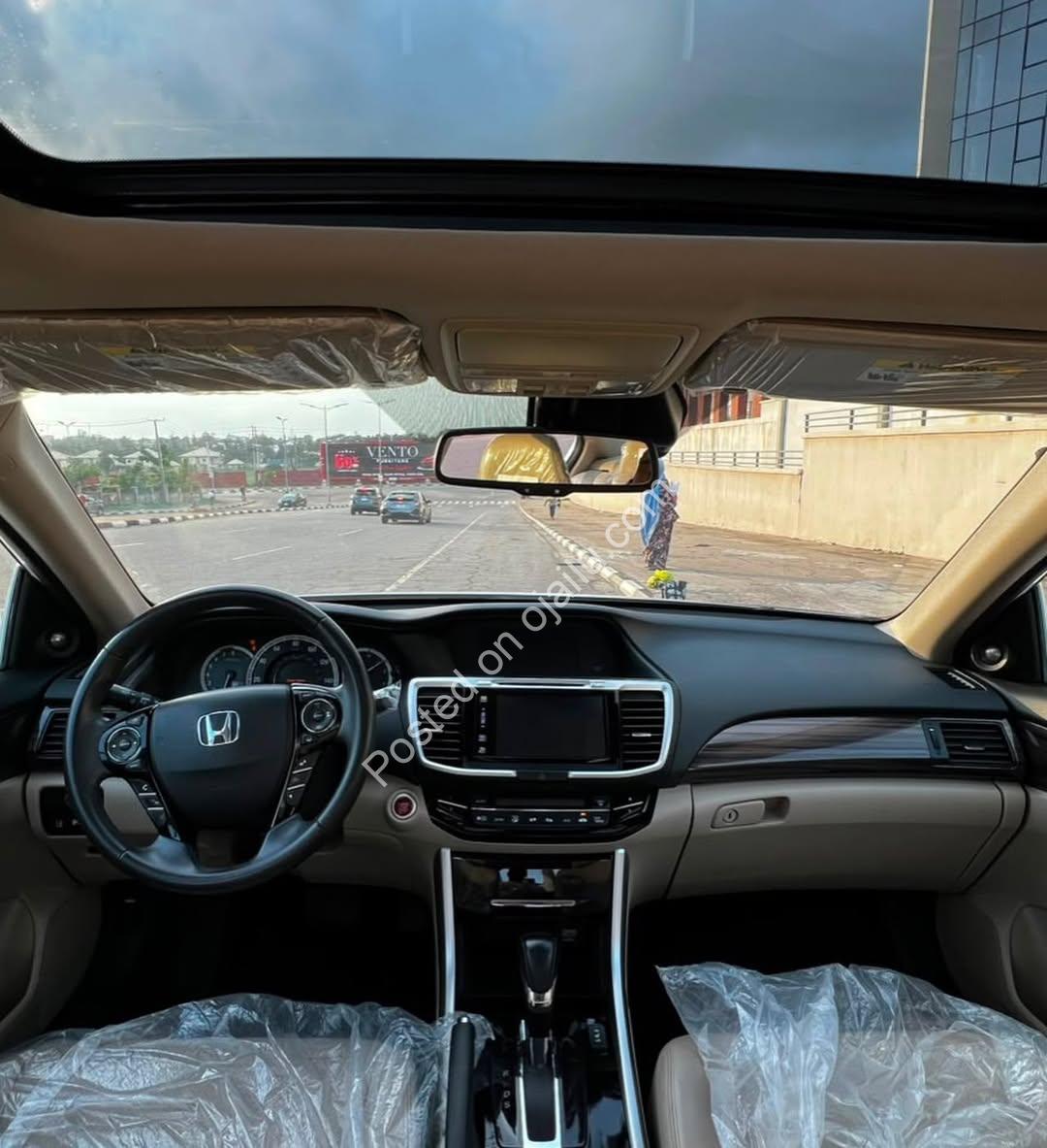 ’16 Accord V6 Touring: Pristine Power, ₦19M