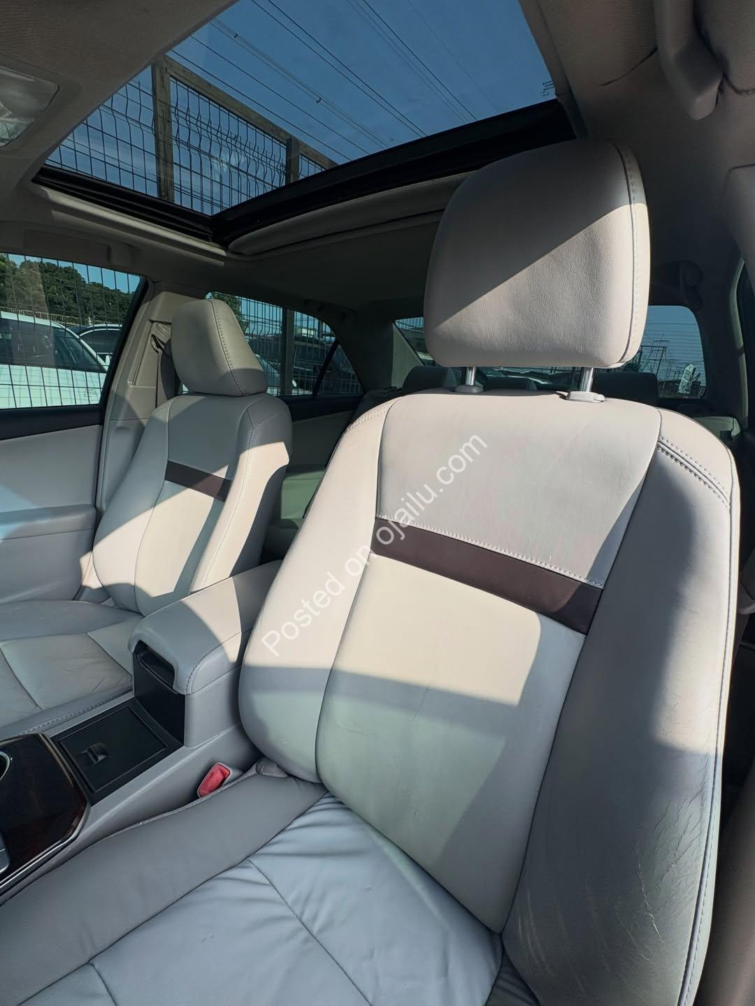 2012 Camry XLE V6 – Sunroof, Clean Title
