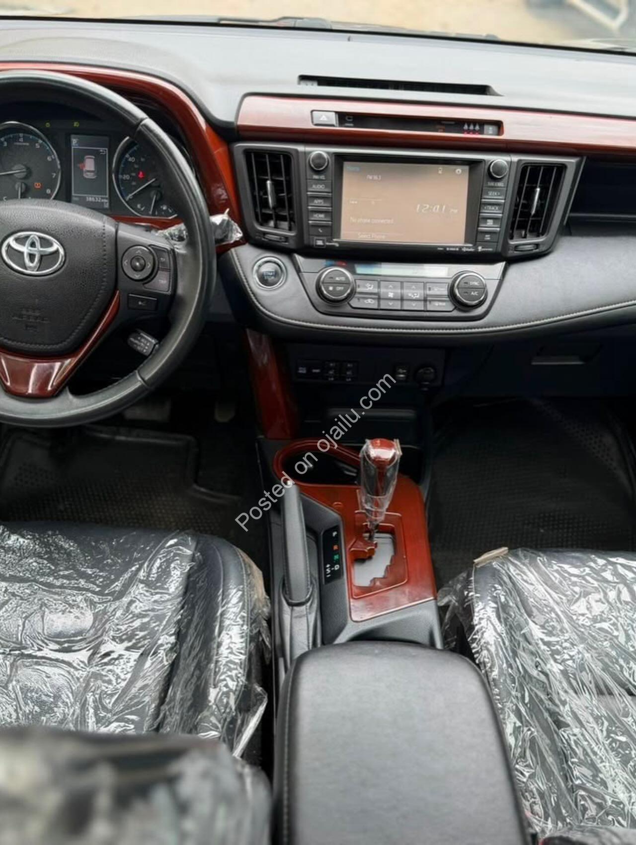 2018 Toyota RAV4 Limited – 360° Cam & Sunroof!