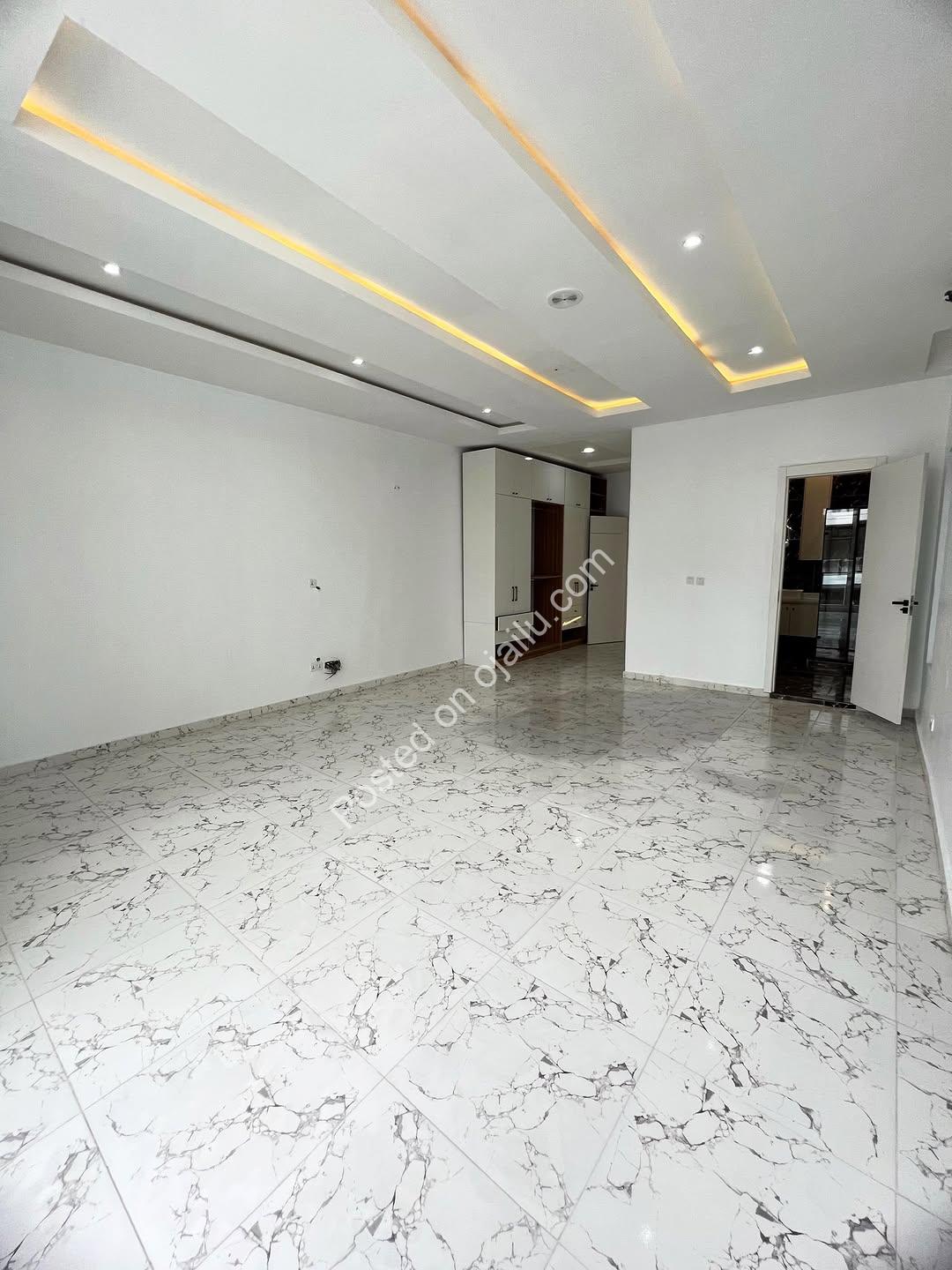 Orchid Road 4-Bed Duplex: ₦180M Distress Deal