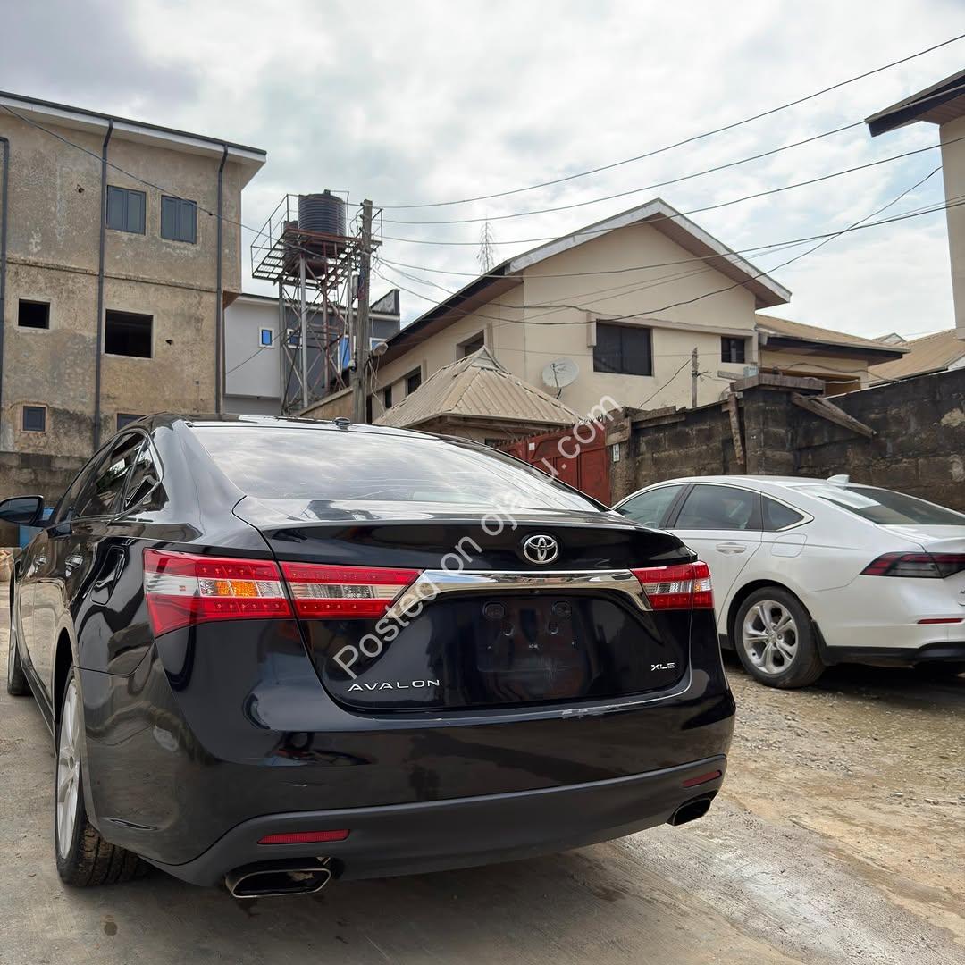 2013 Toyota Avalon XLE – Cleanish Luxury, 16m Only!