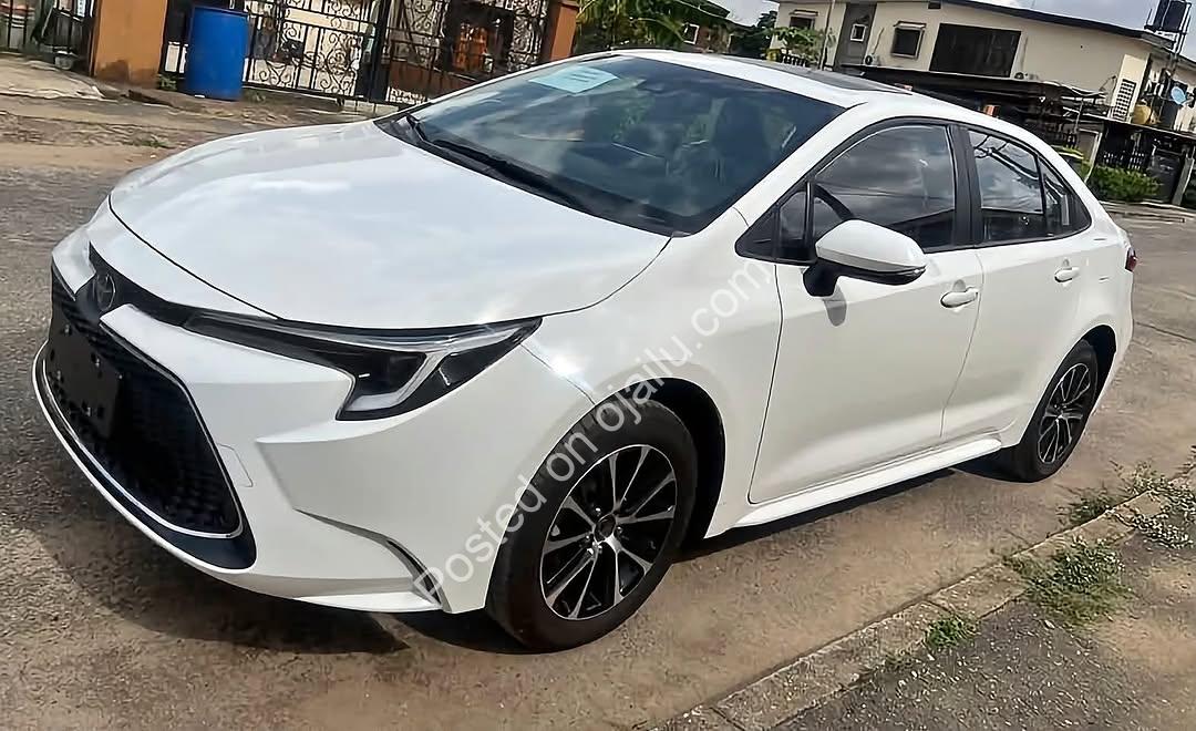 2025 Toyota Corolla Sport: Zero Accident, Full Luxury!
