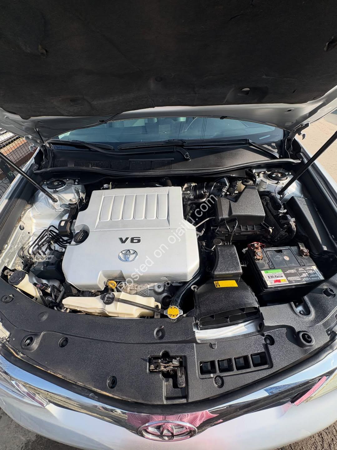 2012 Camry XLE V6 – Sunroof, Clean Title