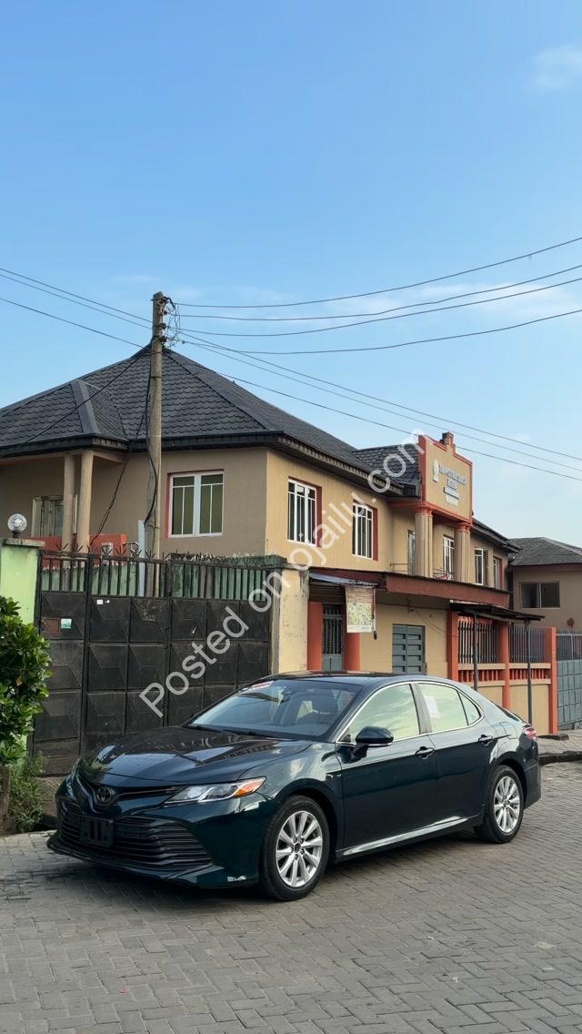 Toyota Camry LE: Clean, Tech-Packed, N19.5M!