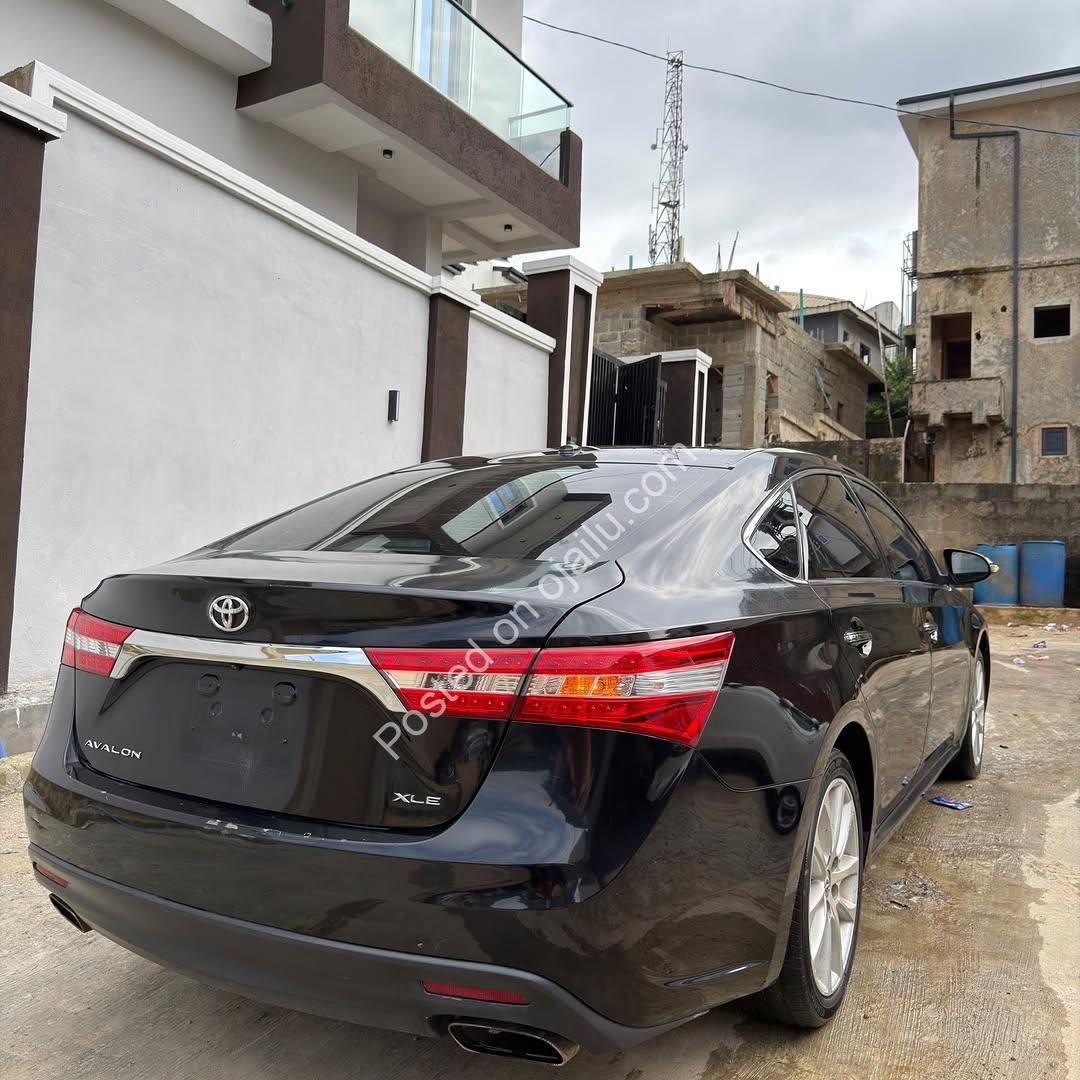 2013 Toyota Avalon XLE – Cleanish Luxury, 16m Only!