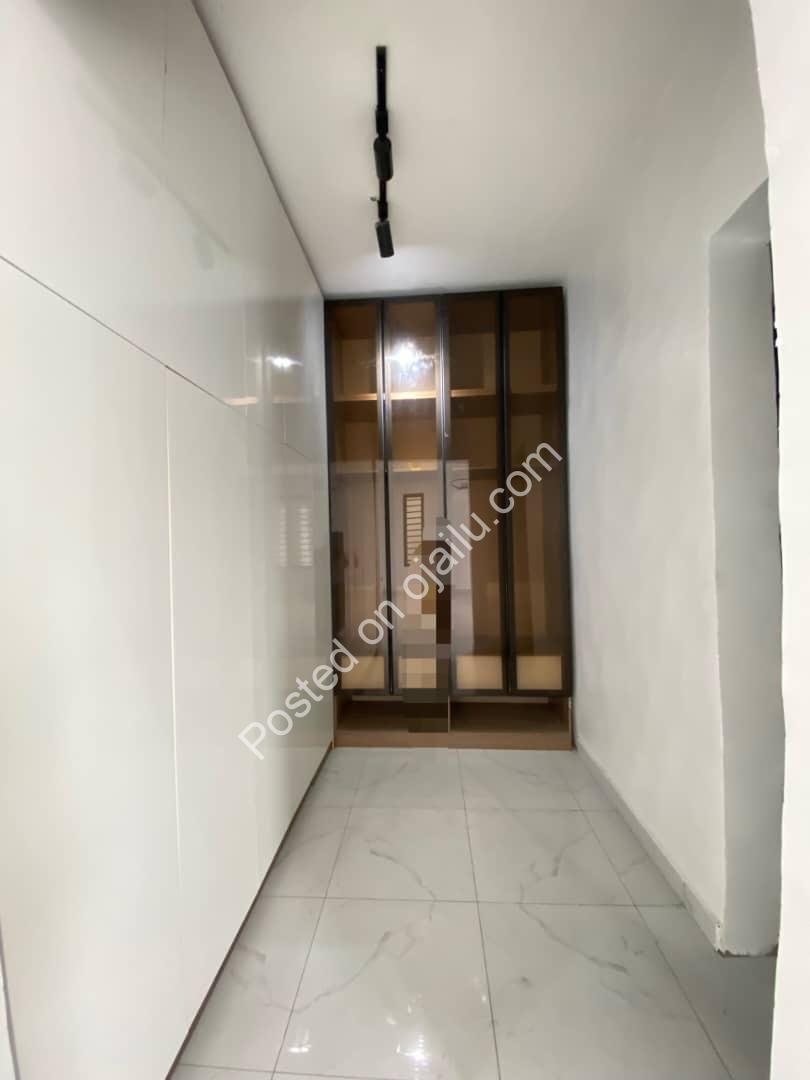 Move Into Perfection: 4BR Detached Duplex + BQ in Idado