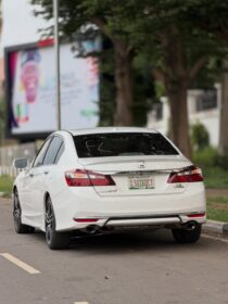 2016 Honda Accord V6 Touring – Duty-Paid