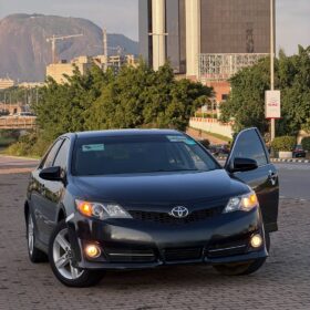 Clean 2013 Toyota Camry SE – Duty Paid