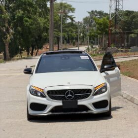 2016 Mercedes C450: Panoramic Roof