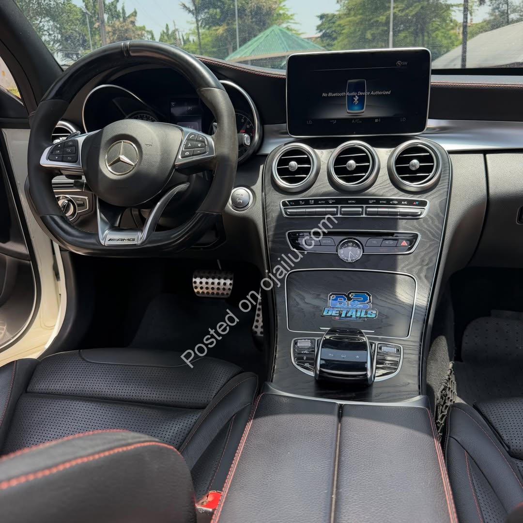 2016 Mercedes C450: Panoramic Roof, Keyless, Clean!