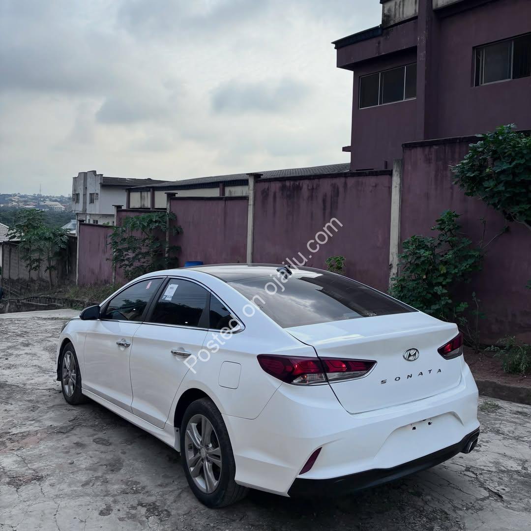 Pearl White Sonata: 89k Miles, Smart Tech!