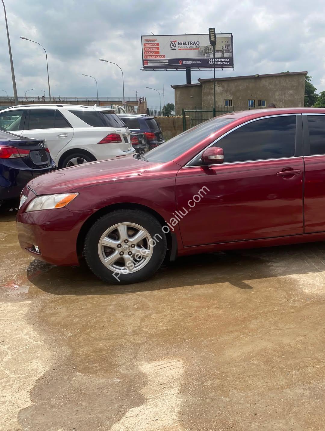 Reliable 2006 Toyota Camry LE – Wine Red Beauty