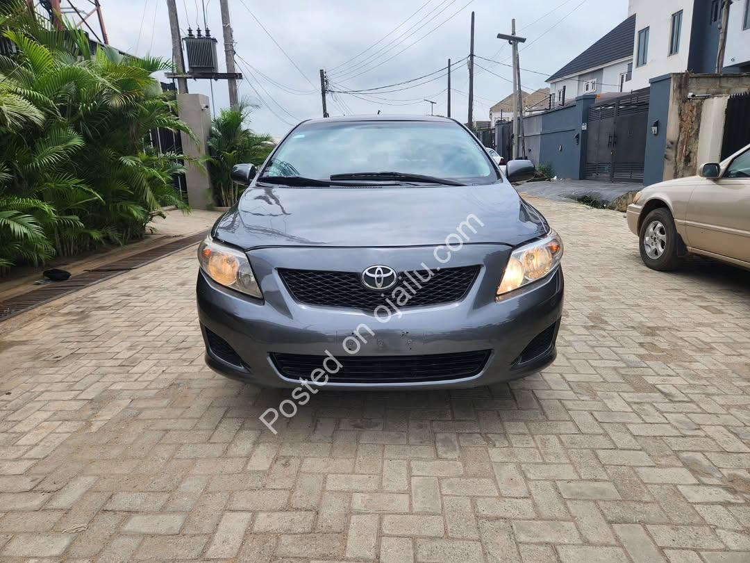 2010 Toyota Corolla: Dependable Auto